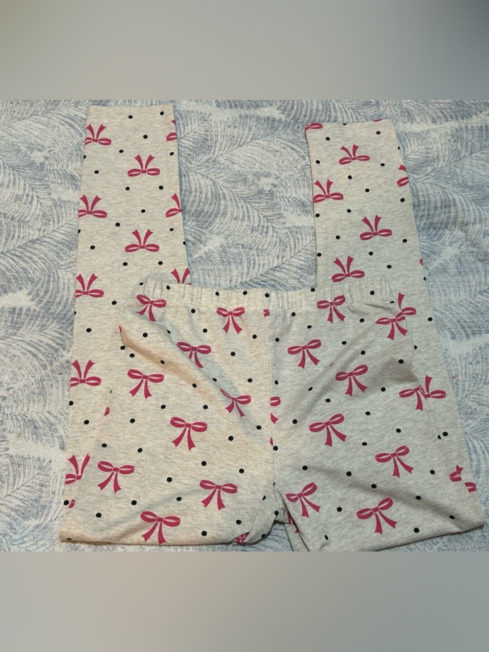 Girls' Light Gray Bow Print Leggings with Pink Accents